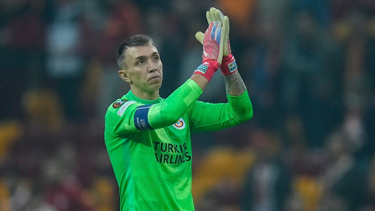 Galatasaray'ın file bekçisi Muslera'nın sözleşmesinin feshedileceği iddia edildi!