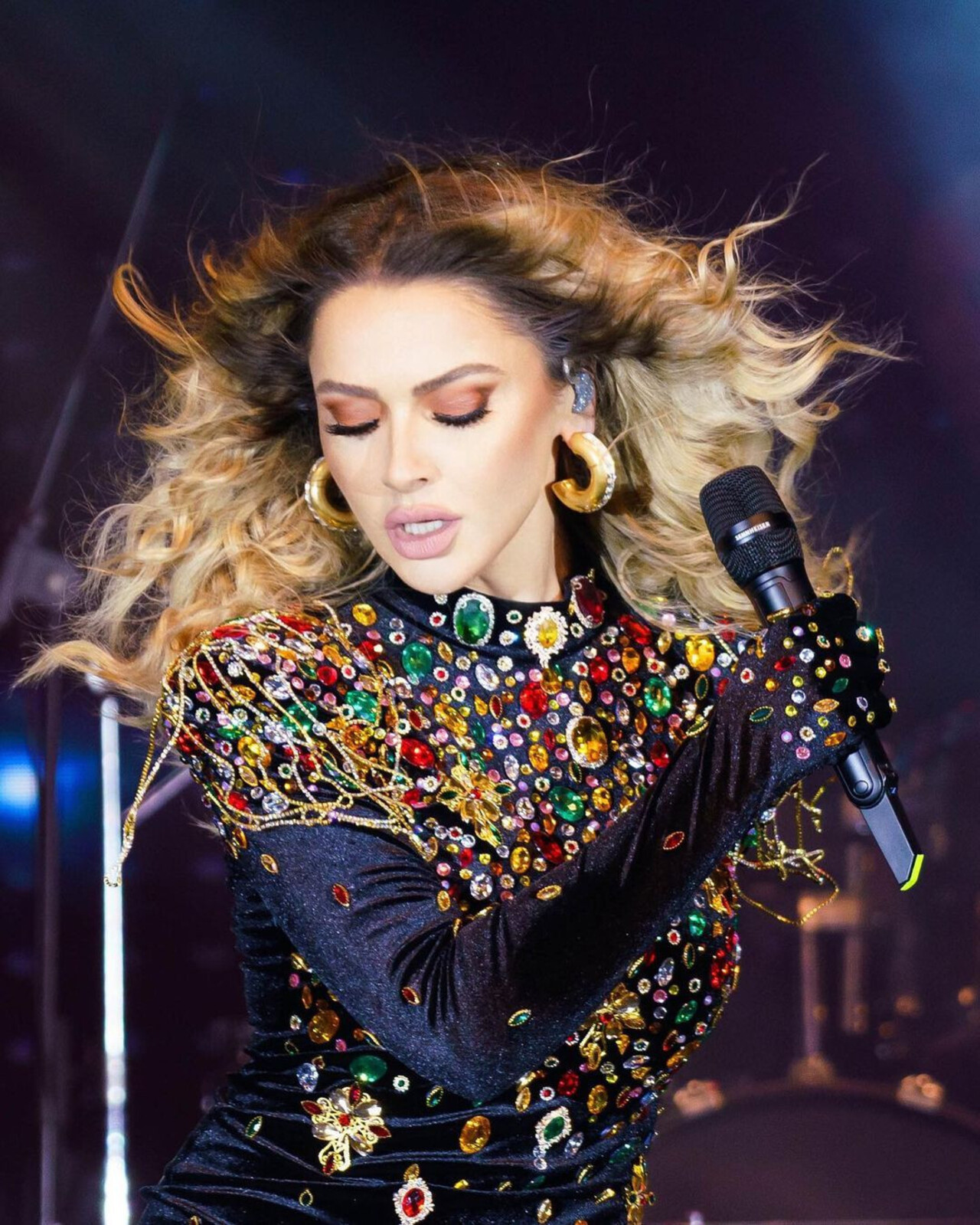 Hadise ile sevgilisi Mehmet Dinçerler'den el ele pozlar!