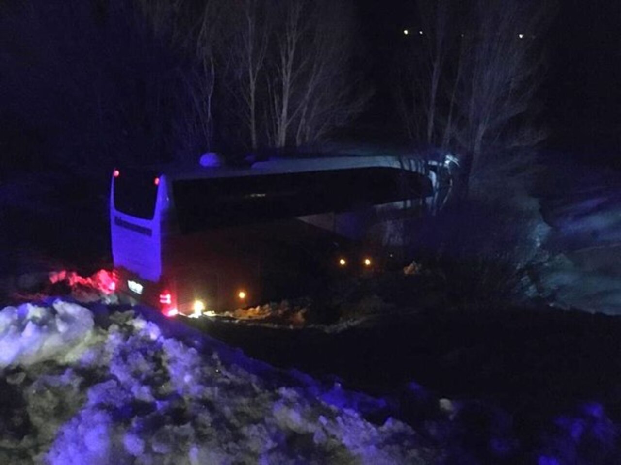 Sivas İmranlı'da yolcu otobüsü kaza yaptı! 2 ölü 19 yaralı..