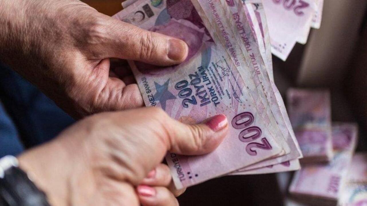 Emekliye 2.500 TL müjdesi! Bu şartlara uygunsanız promosyon alabilirsiniz