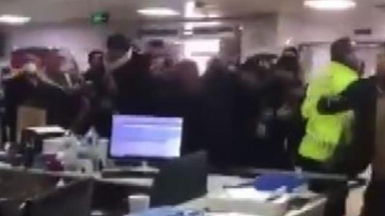 Gaziantep'te ambulans geç geldi diye hasta yakını sağlıkçılara saldırdı!