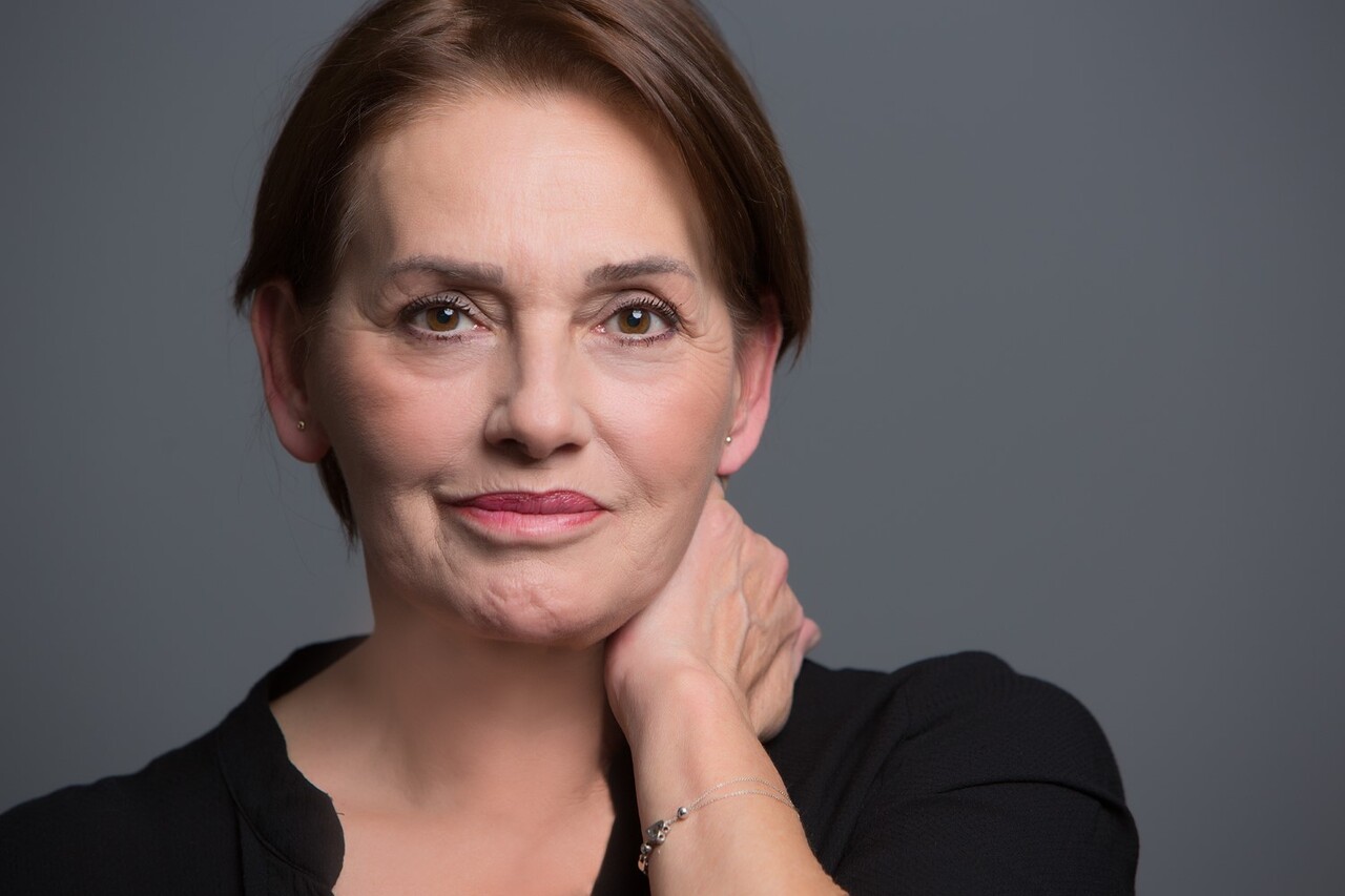 Camdaki Kız Feride kimdir? Nur Sürer kimdir?