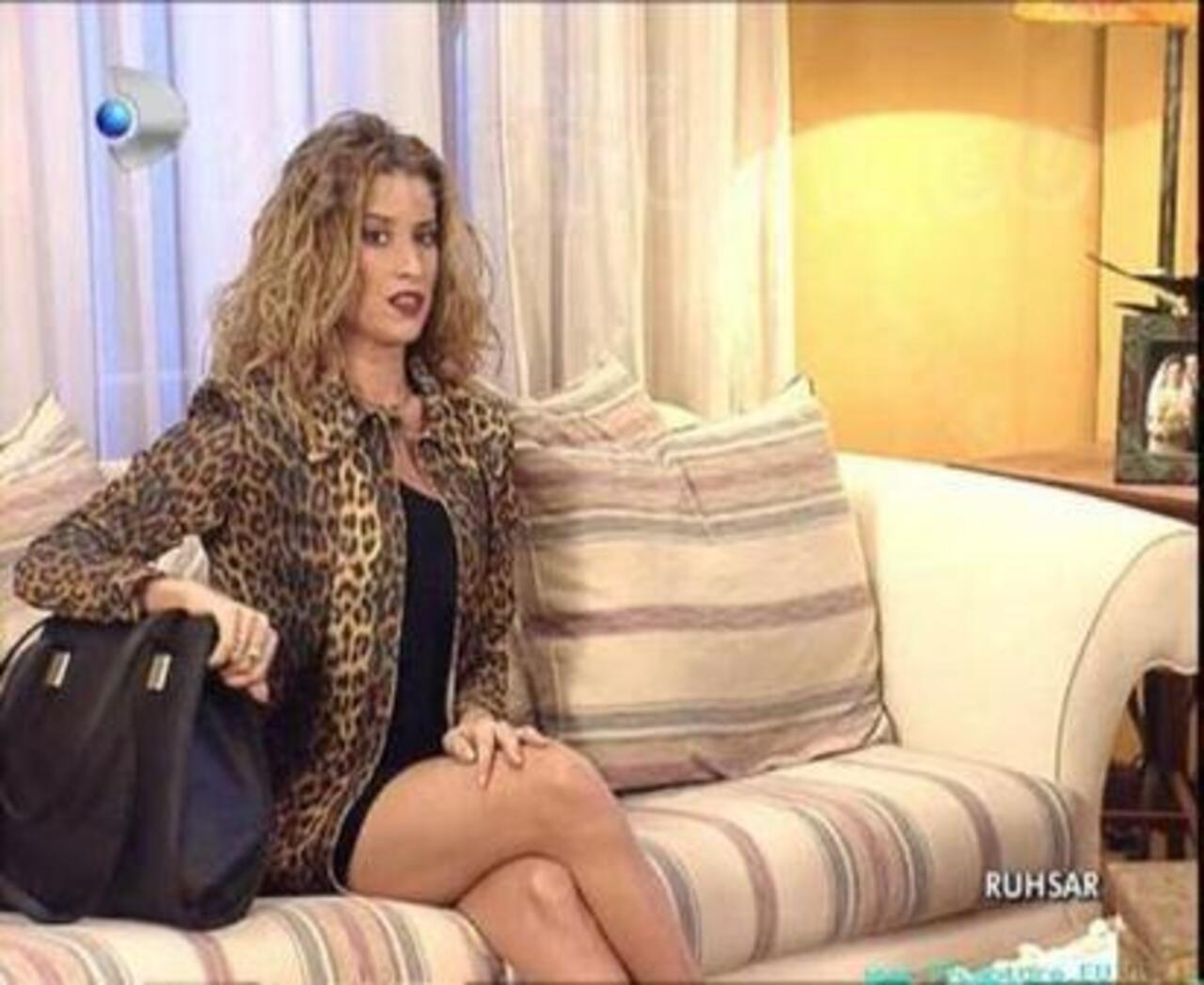 Oyuncu Ebru Karanfilci kimdir? Ebru Karanfilci nereli, kaç yaşında? Ebru Karanfilci hangi projelerde yer aldı?