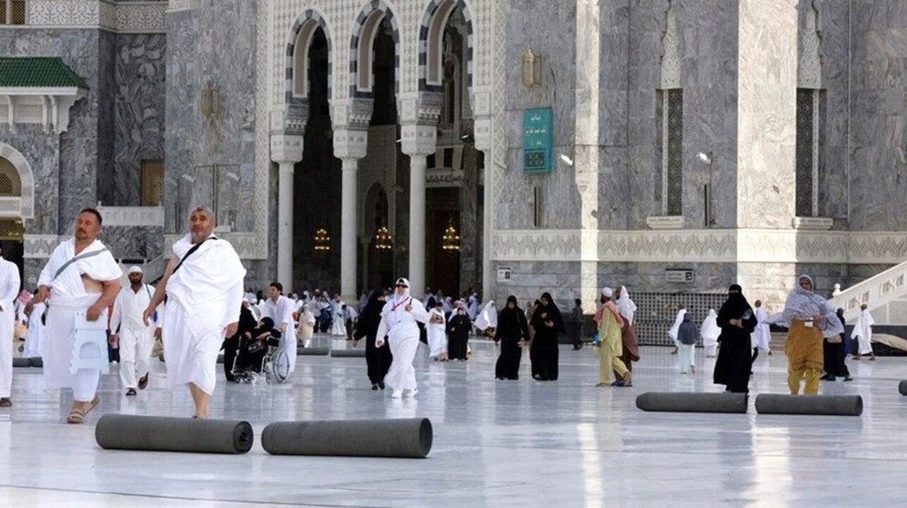 Suudi Arabistan, umre ziyareti için yeni prosedürlerini açıkladı!