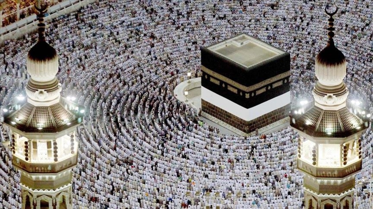 Suudi Arabistan, umre ziyareti için yeni prosedürlerini açıkladı!