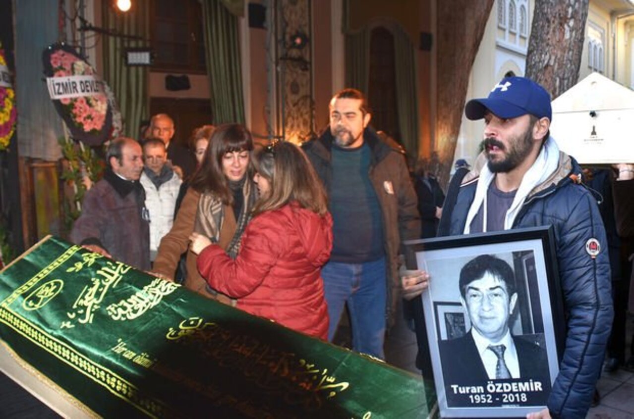 Turan Özdemir kimdir, nerede doğmuştur? Turan Özdemir evli mi? Turan Özdemir kaç yaşında?