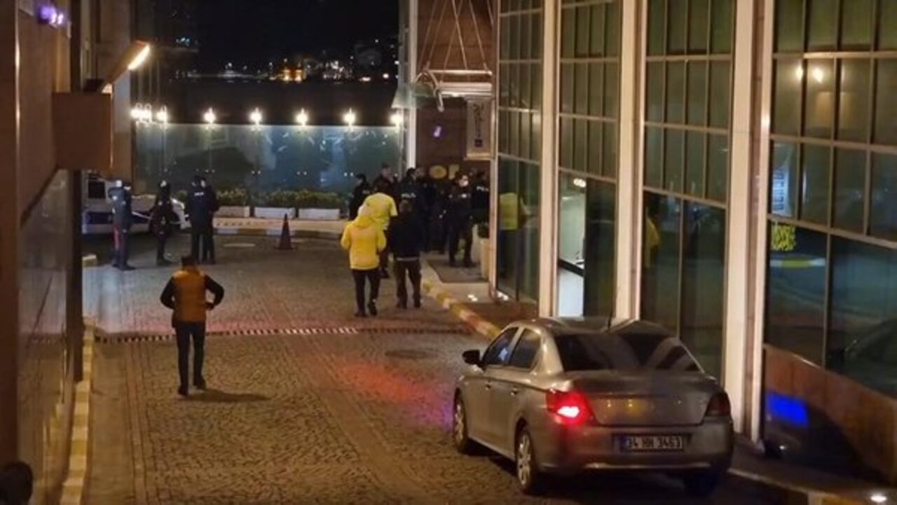 Ortaköy'de korkunç olay! Otelin 7’inci katından aşağı düştü..
