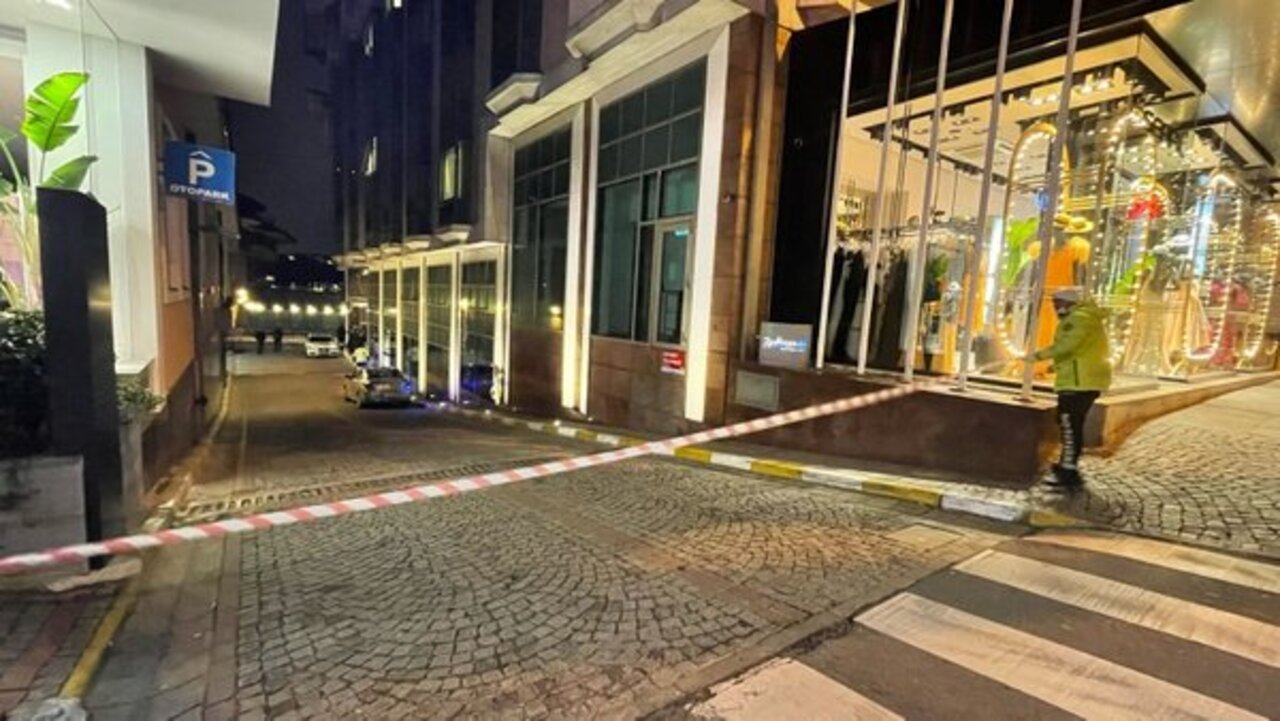 Ortaköy'de korkunç olay! Otelin 7’inci katından aşağı düştü..