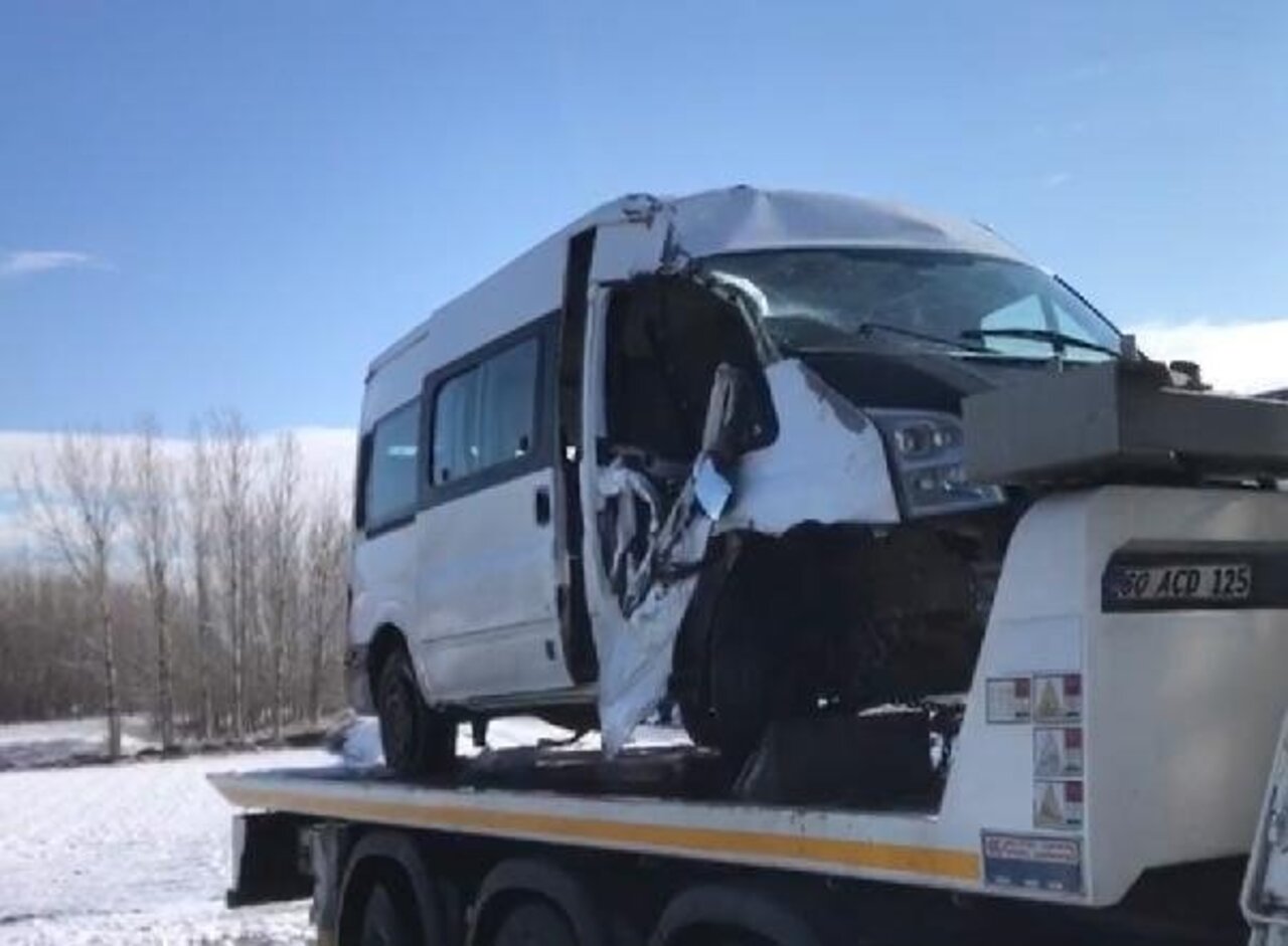 Tokat'tan acı haber! Buzlanan yolda devrilen askeri araçta 1 asker şehit oldu 3 asker yaralı