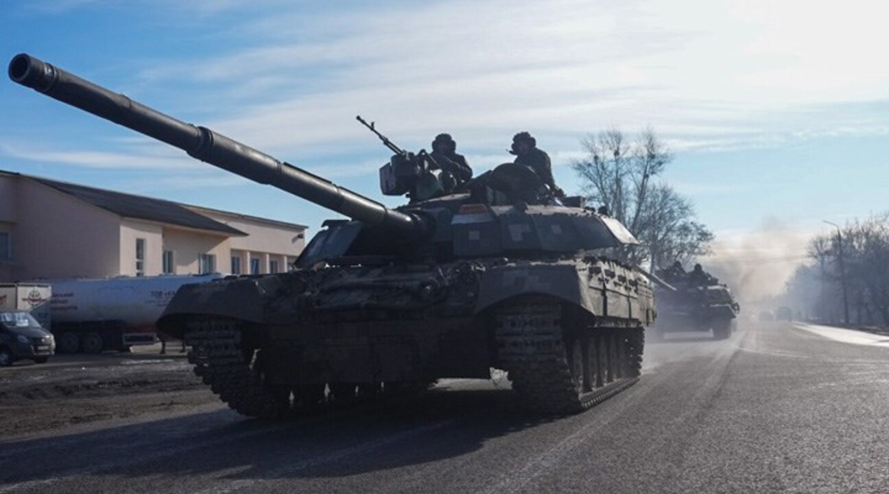 Rusya'ya karşı direnen Ukrayna'da eli silah tutan her sivil sokağa çıktı!