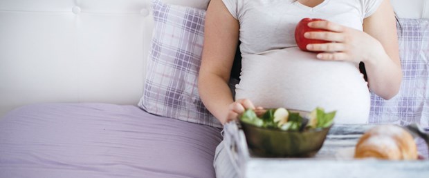 Hamilelikte Hangi Besinleri Yerken Dikkat Etmeniz Gerekiyor? Bebeğinizin Sağlığı İçin Önemli Besinler