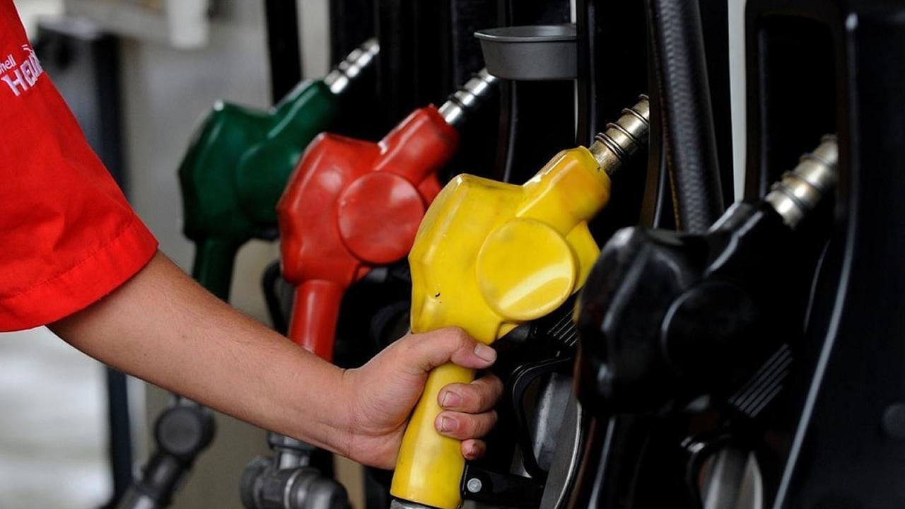 Motorin Fiyatlarına Bir İndirim Daha Mı Geliyor? Bu Gece Yapılacak İndirim Ne Kadar Olacak?