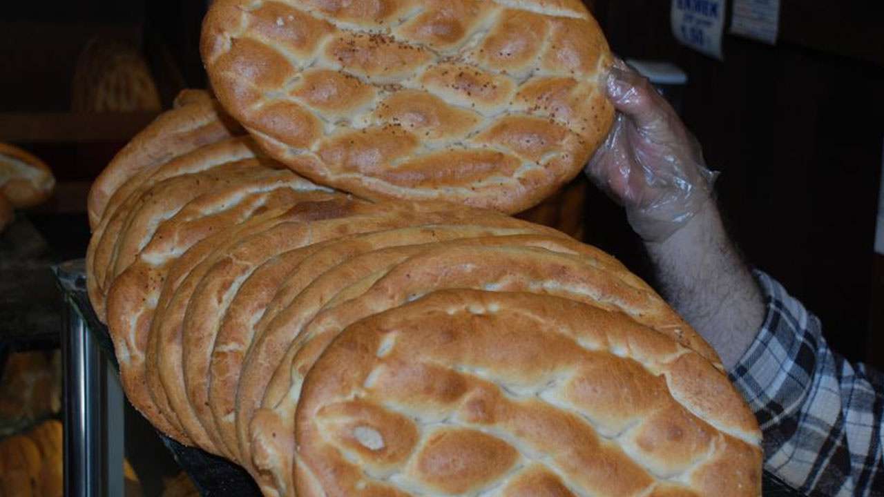 İzmir Pide Fiyatları Ne Kadar Olacak? 2022 İzmir Yumurtalı ve Yumurtasız Pide Fiyatları Belli Oldu! İzmir Ramazan Pide Fiyatları Listesi